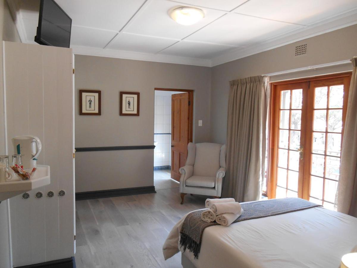 Oakwood Lodge Bloemfontein Exterior foto A room at the hospital